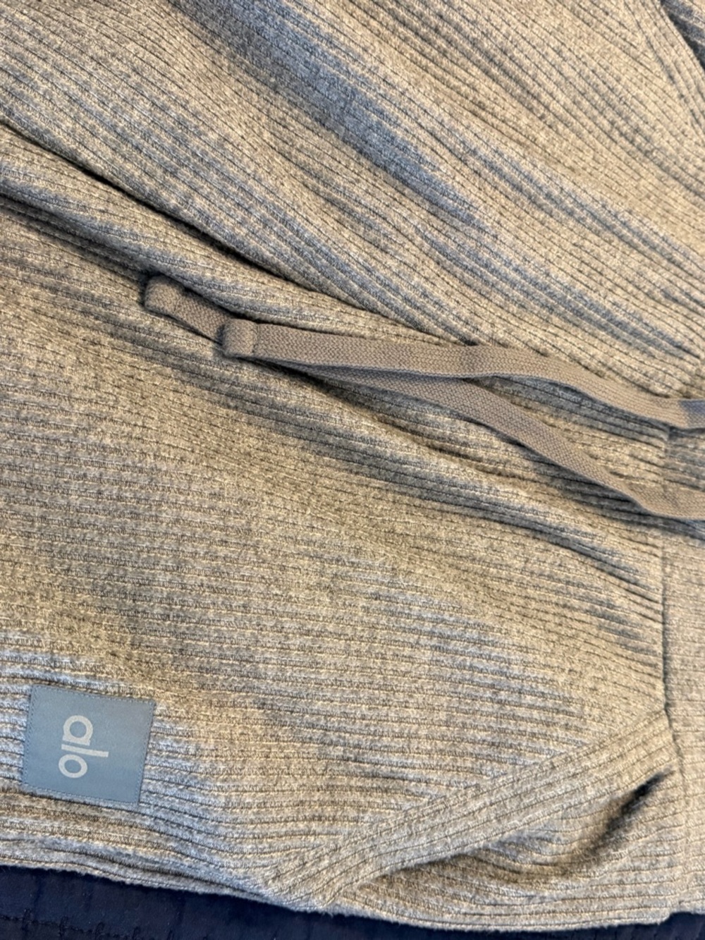 ALO Yoga Gray Ribbed Women's Jogger Pants - Picture 2 of 8